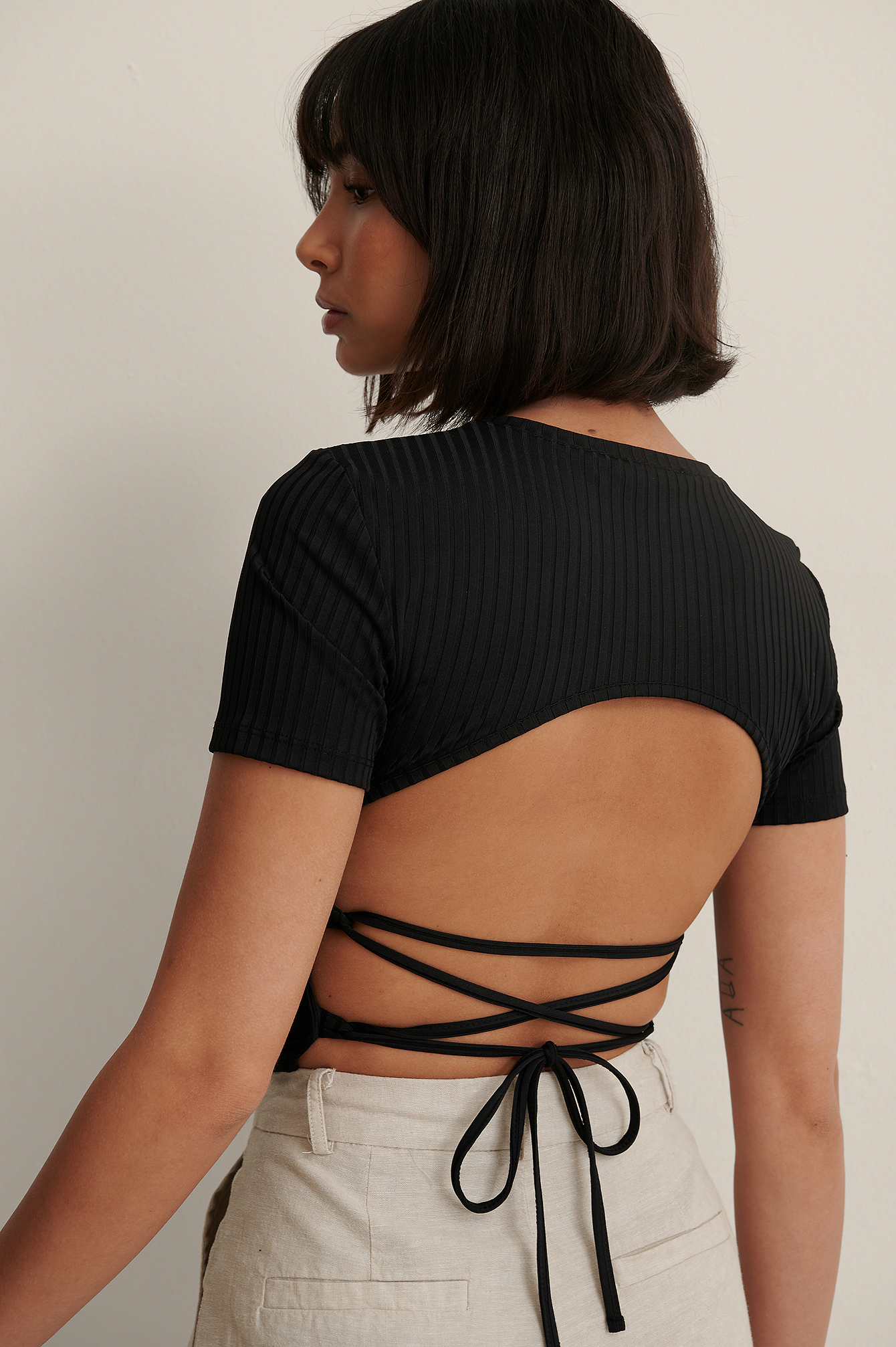 Haut à bretelles avec détail dans le dos recyclé Noir