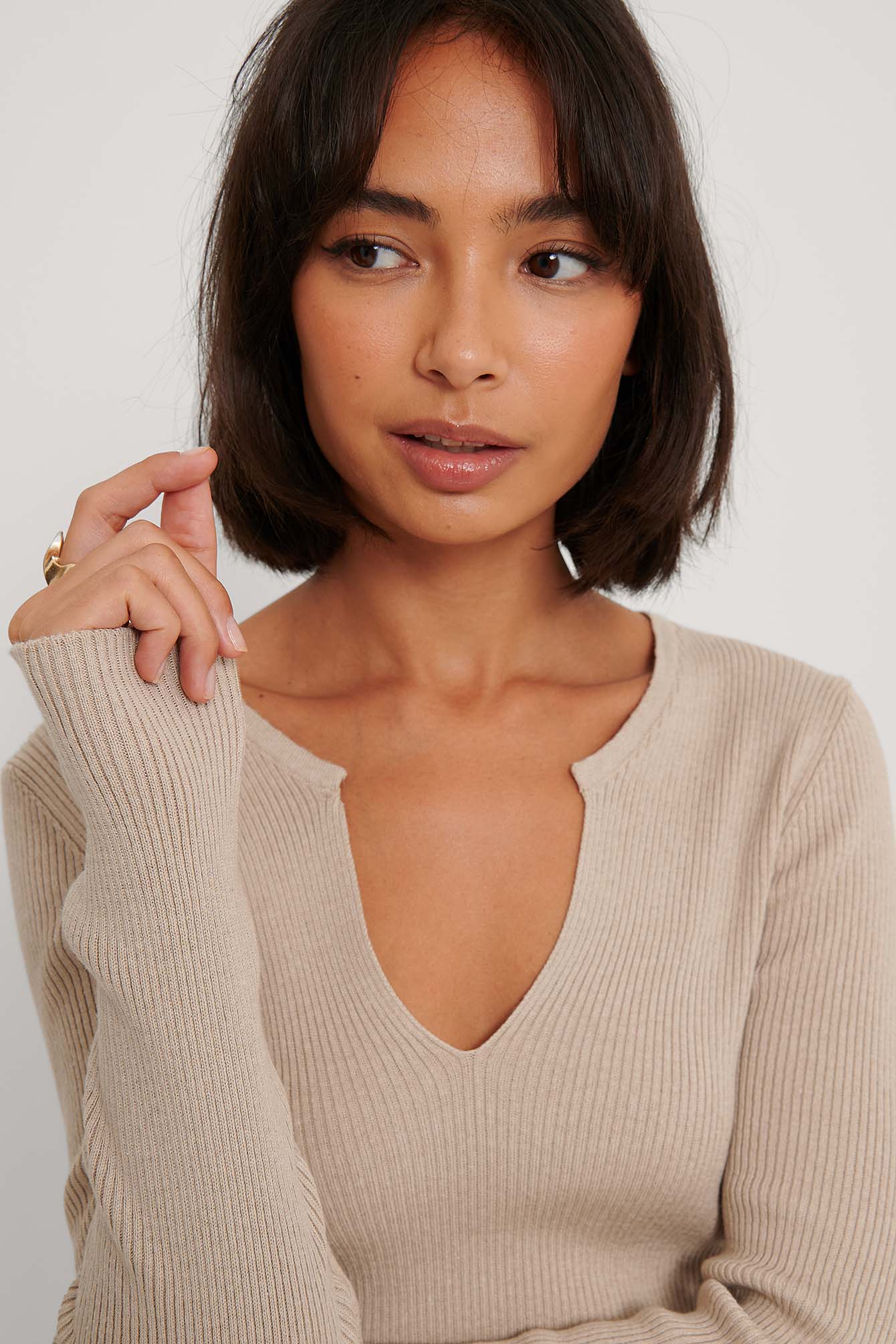 Beige Pull À Col En V En Tricot Côtelé Léger