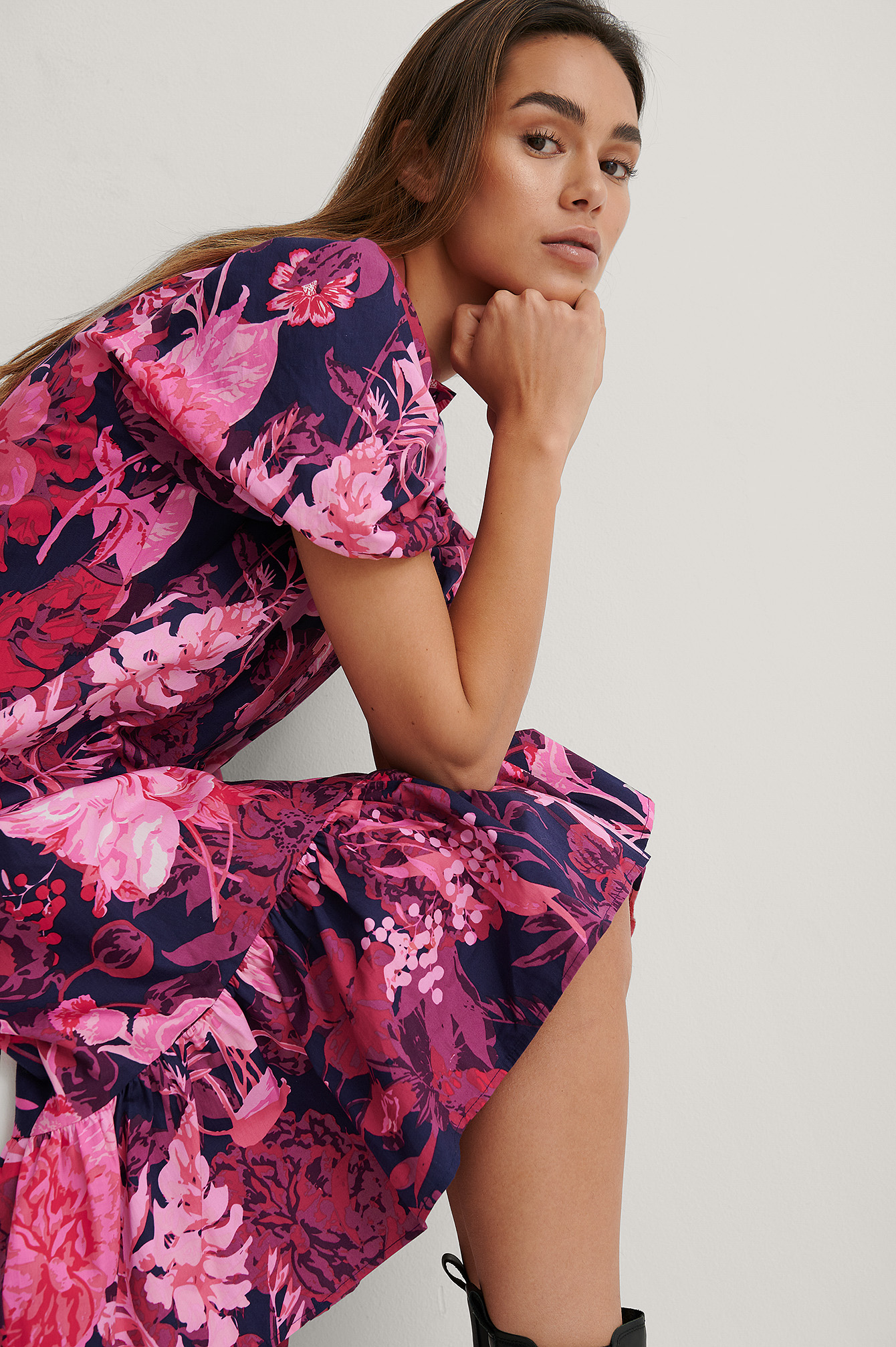 Pink Flower Robe Mi-Longue À Manches Bouffantes