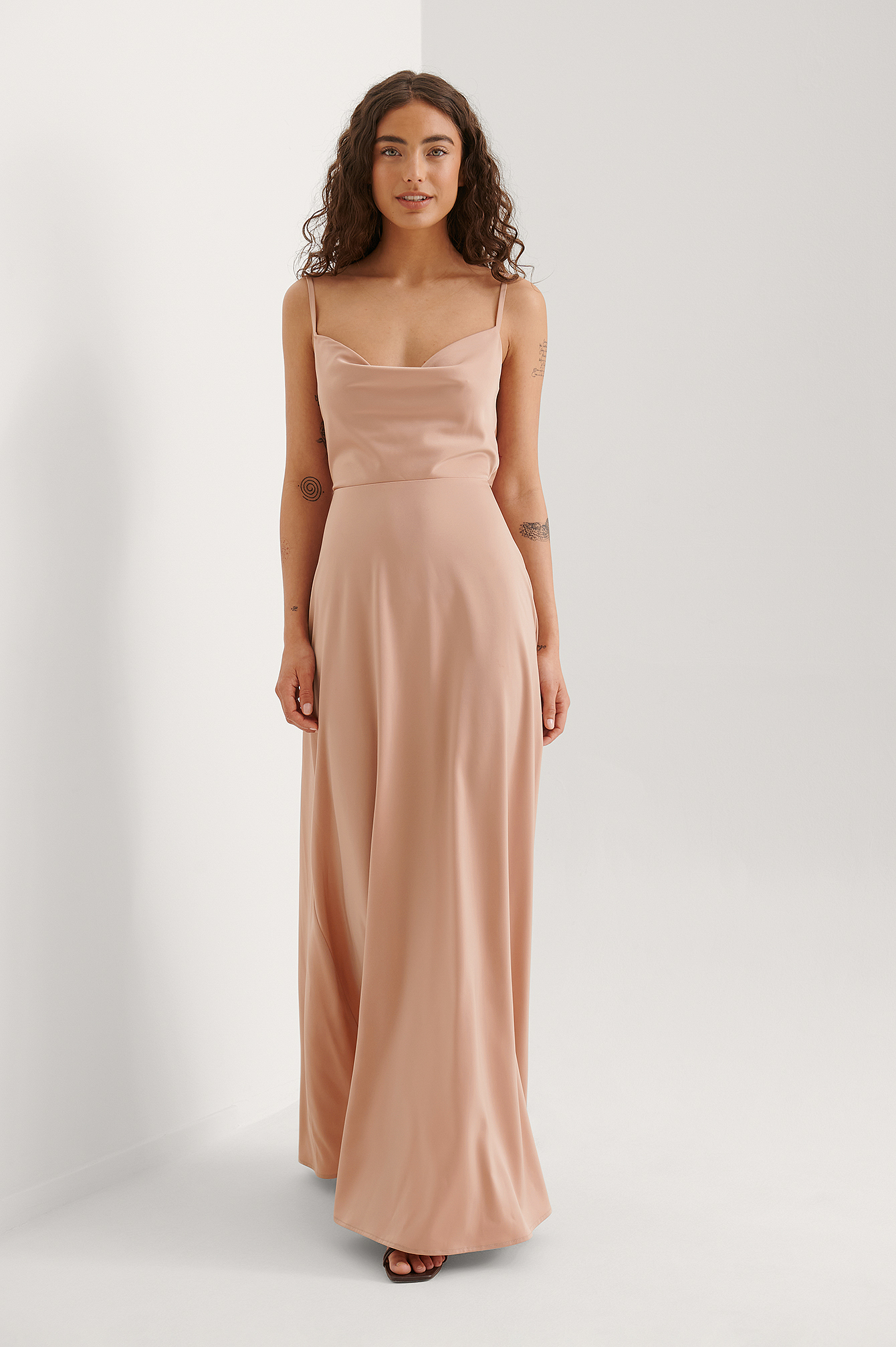 Robe longue avec détail drapé et nœud Rose
