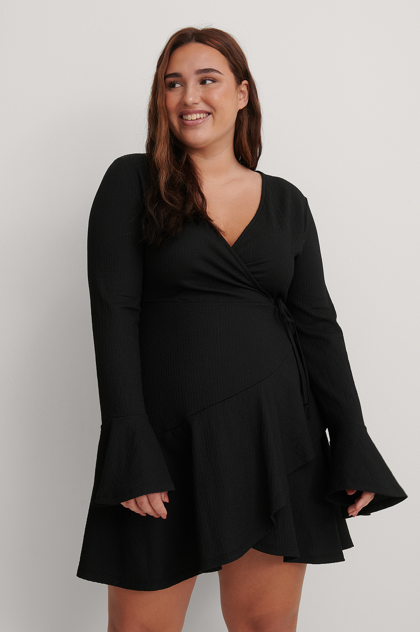 Black Recyclée Robe À Volants Cache-coeur