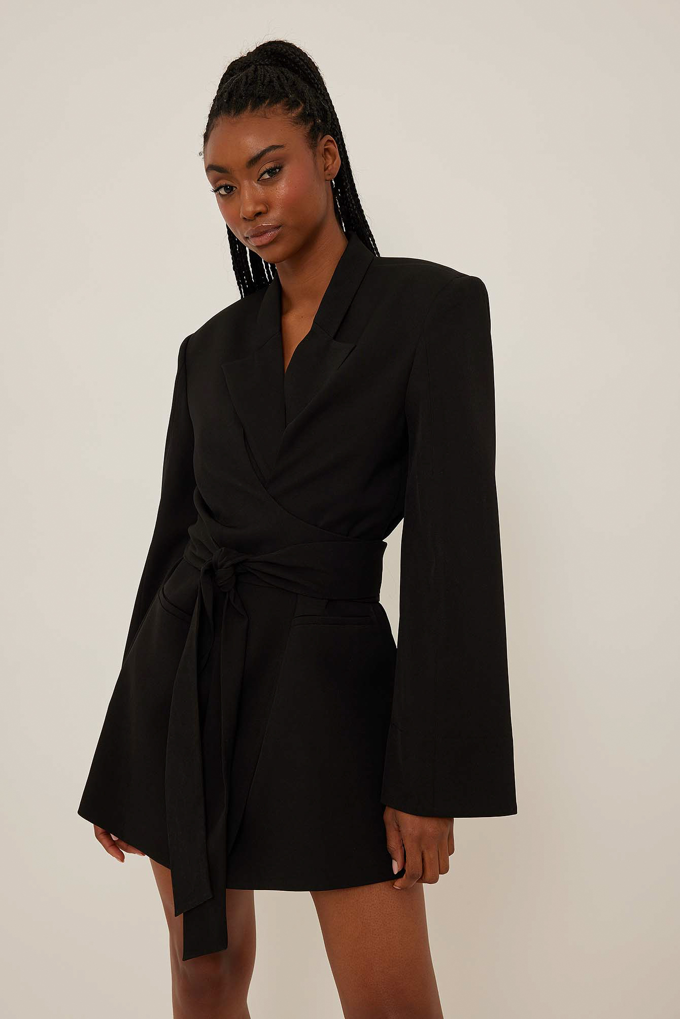 Black Robe blazer cache-coeur