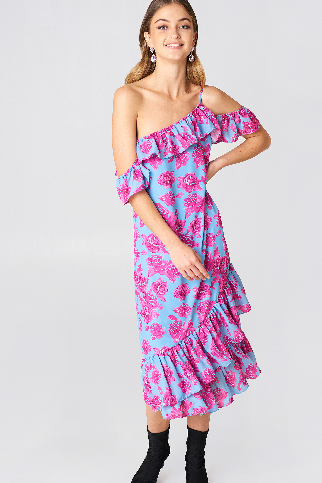 Cold Shoulder Thin Strap Frill Dress Multicolore nakd.fr