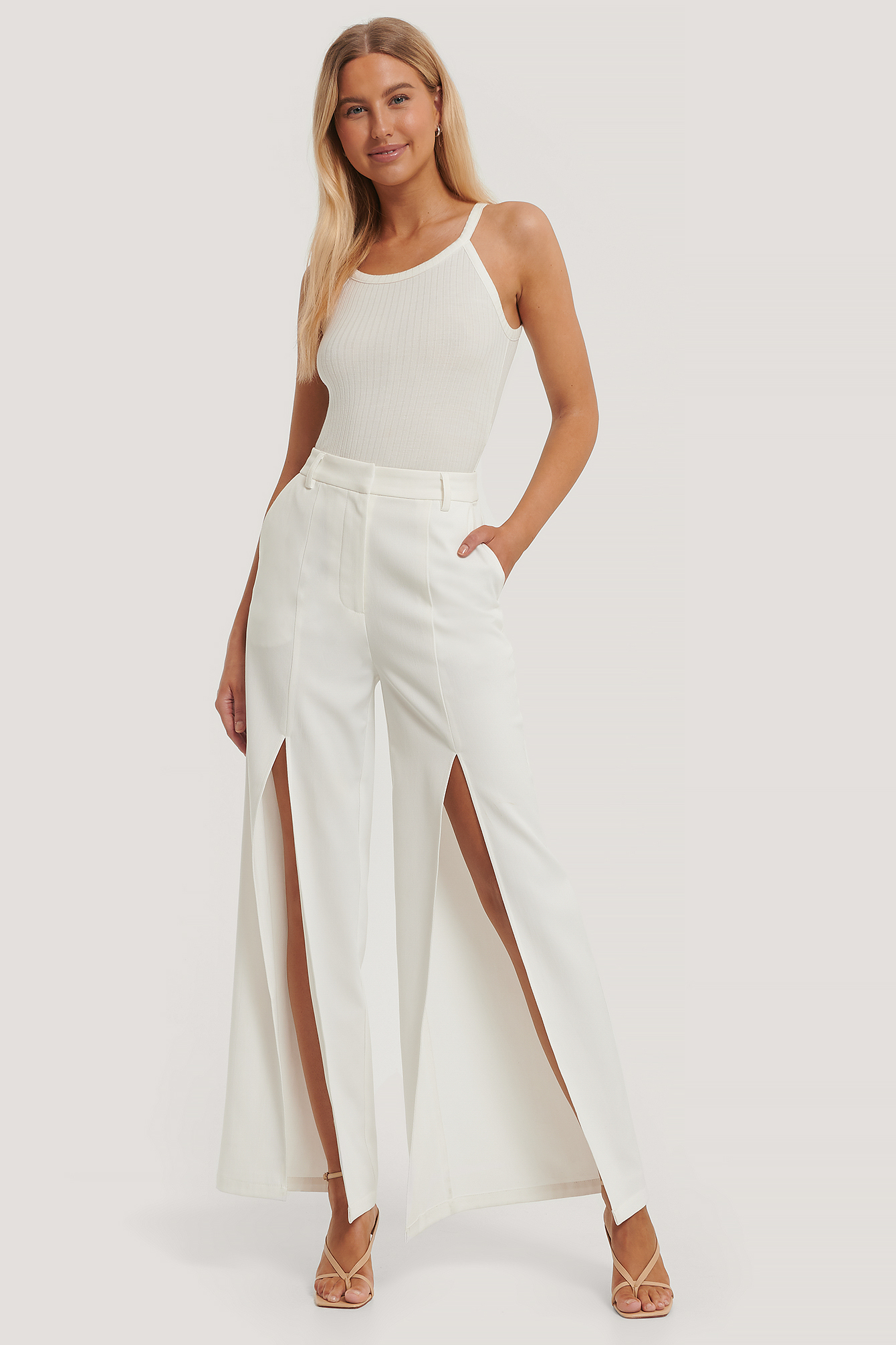 White Pantalon Fendu Sur Le Devant