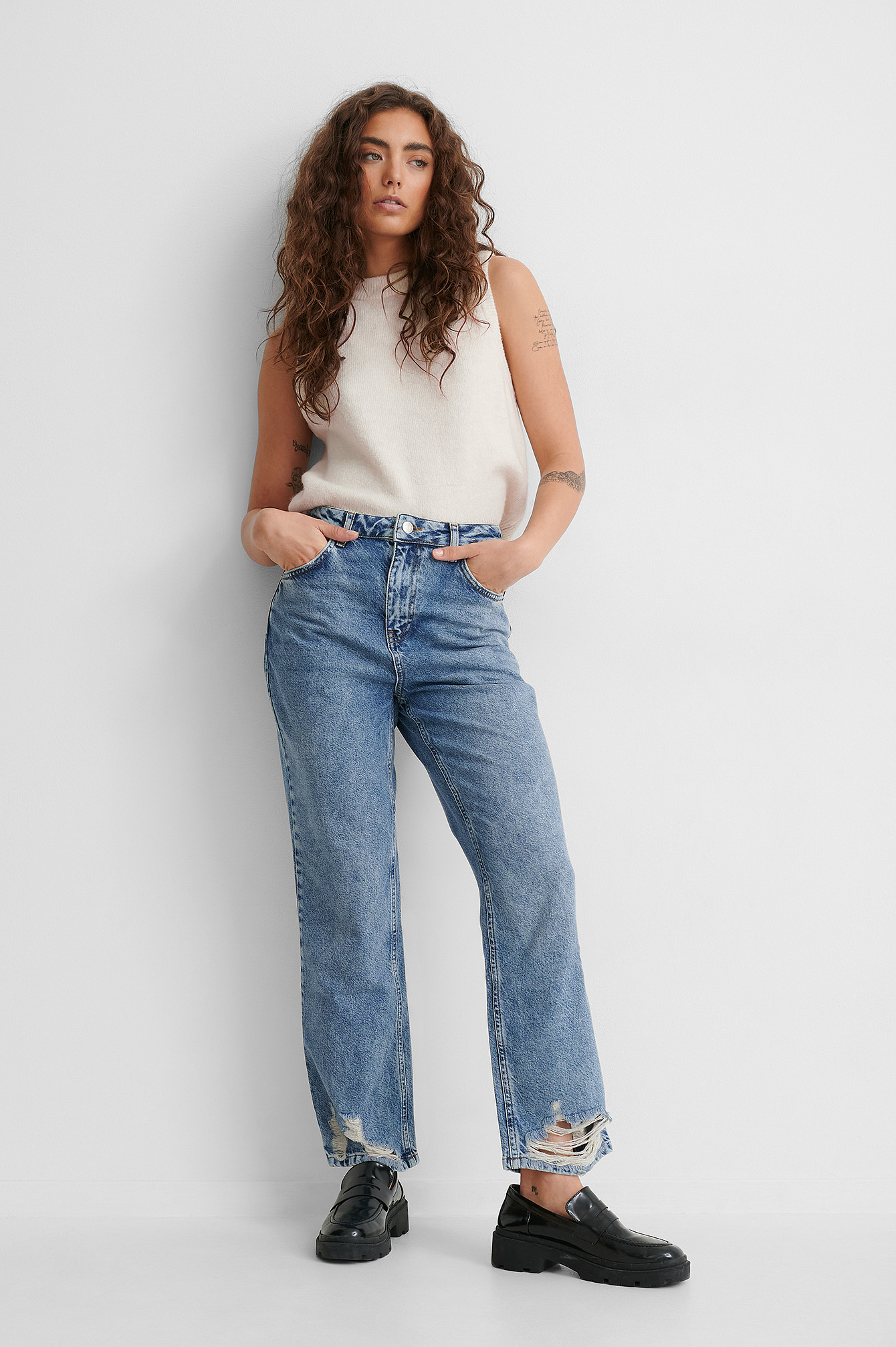 Ripped Hem Straight High Waist Jeans Outfit.