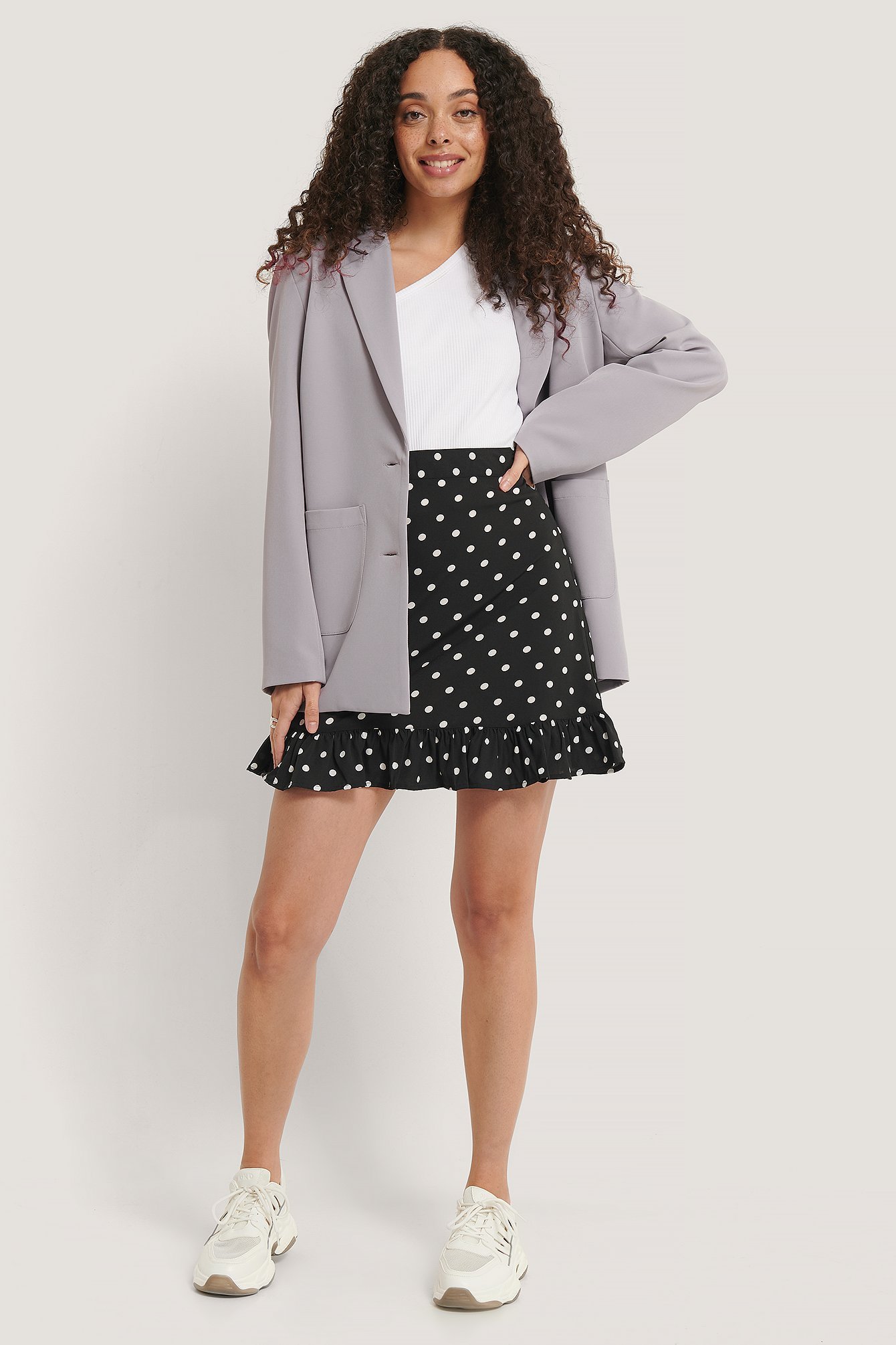 Mini Flounce Skirt Outfit.