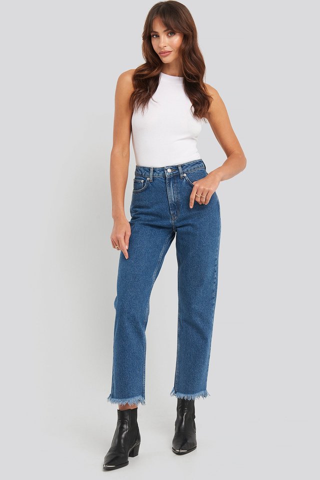 Mid Rise Straight Jeans Blue Outfit.