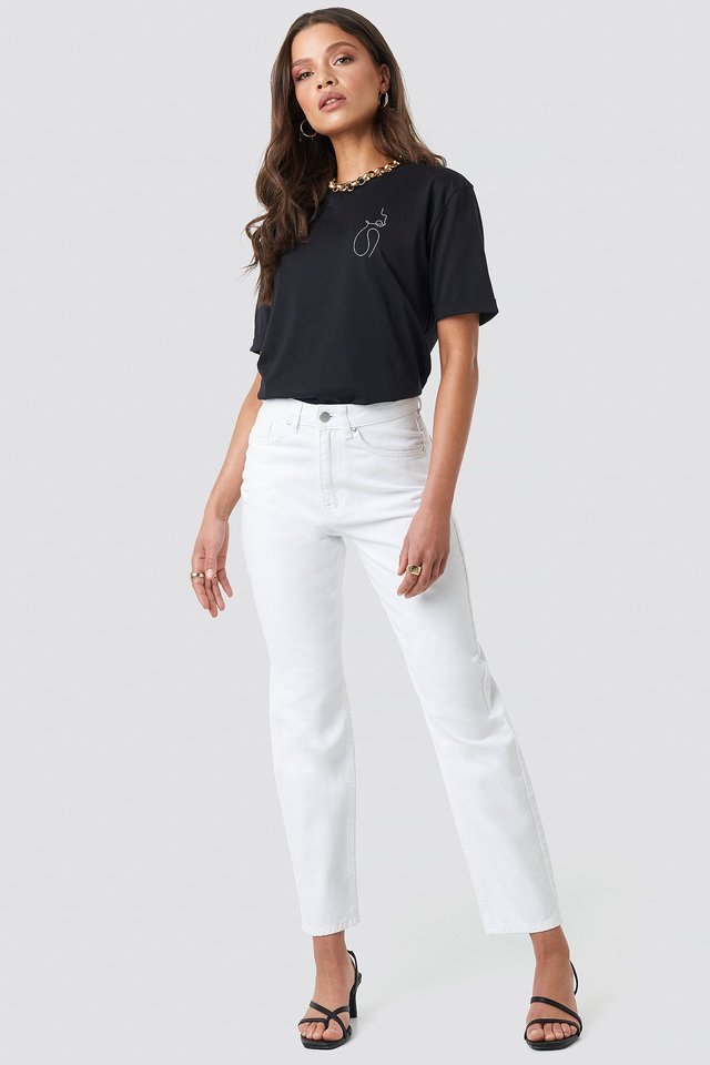 Pocket Embroidered Jeans White Outfit.