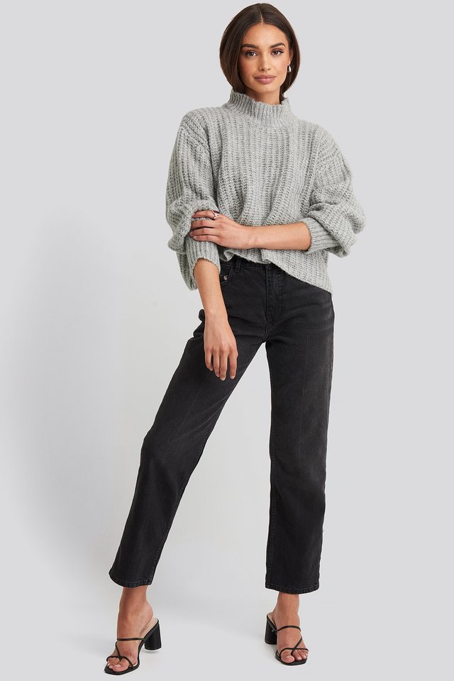 Volume Sleeve Cropped Knitted Sweater Outfit.