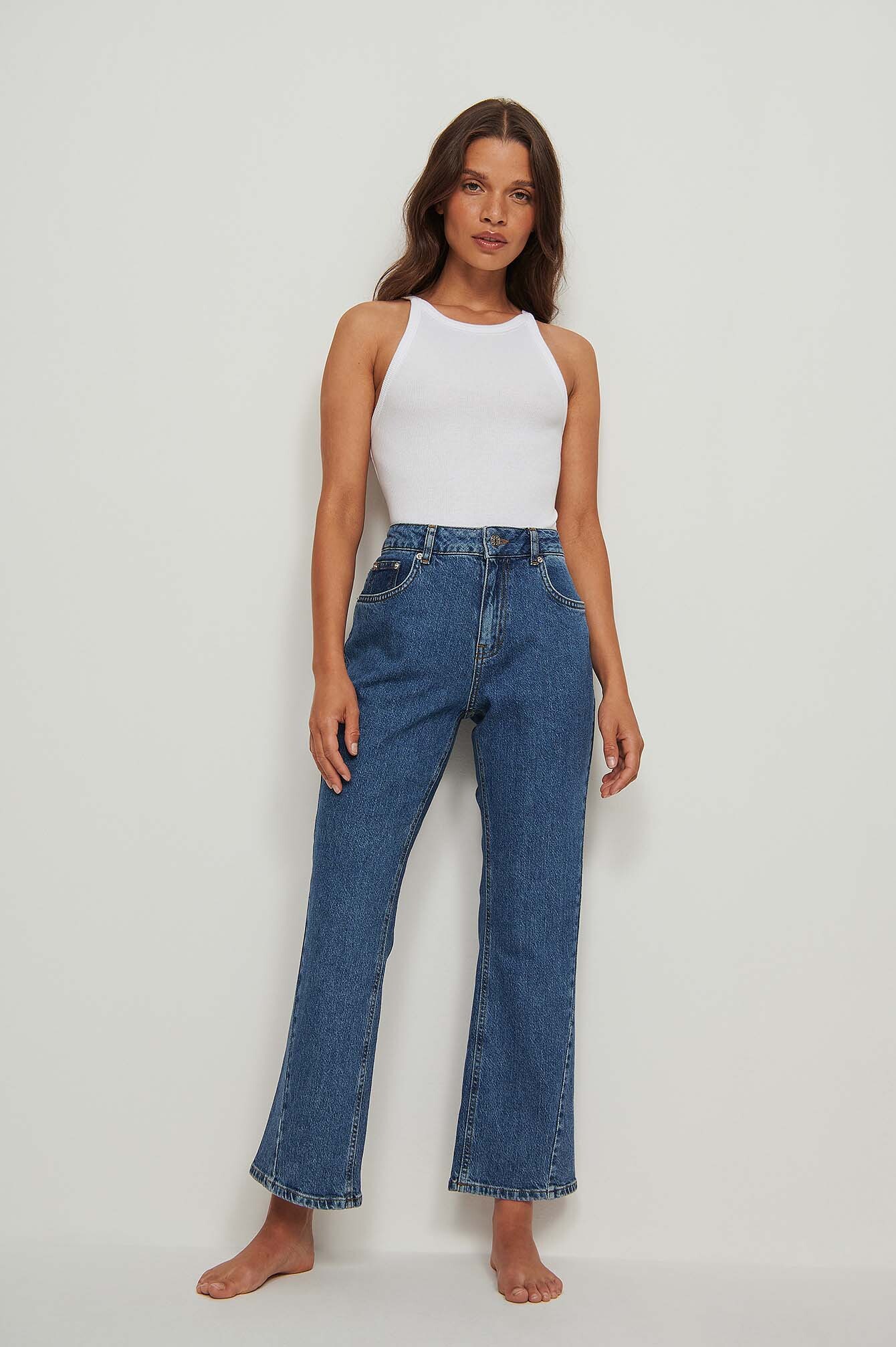 Mid Waist Twisted Seam Bootcut Jeans Outfit