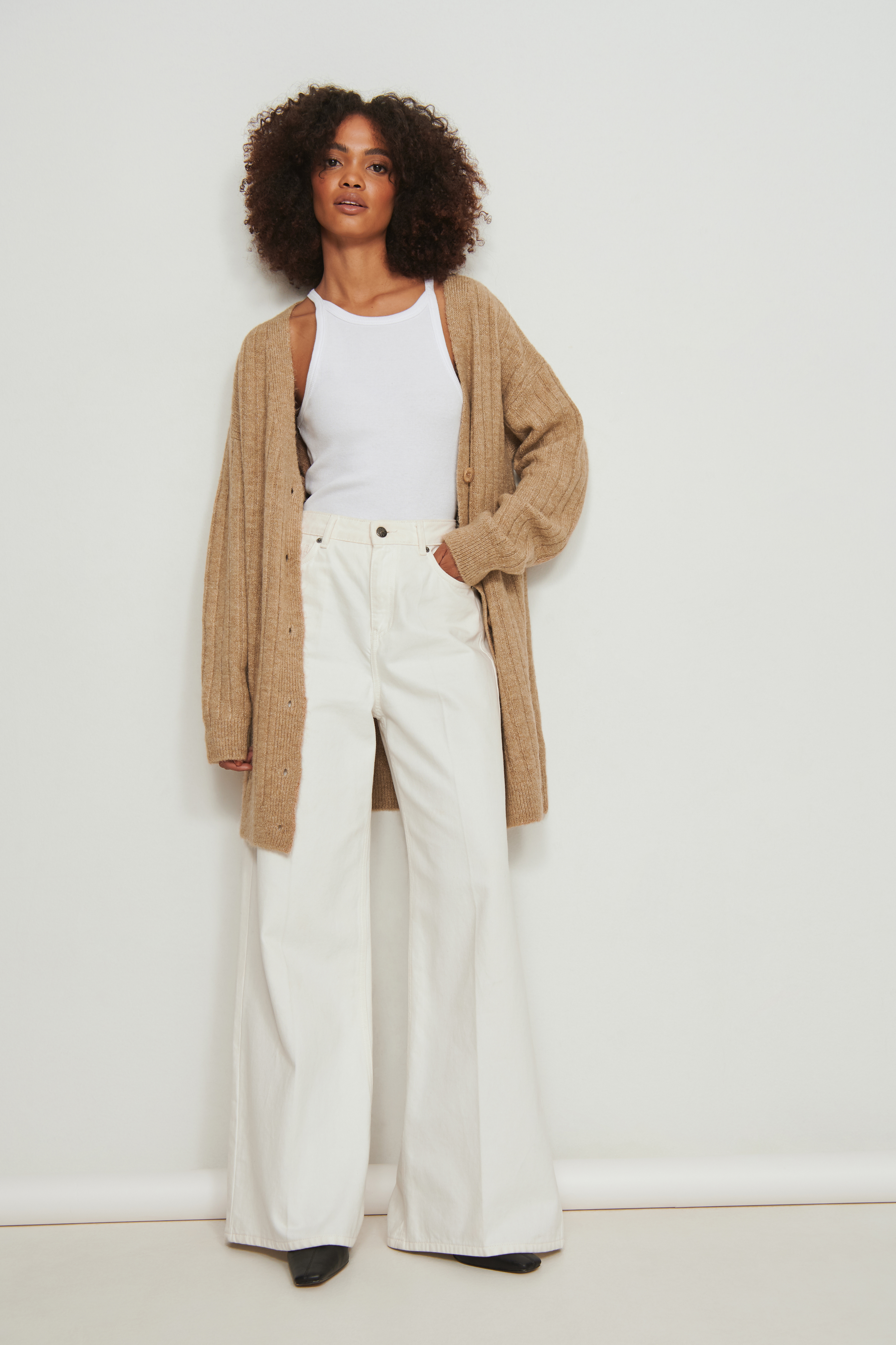 Ribbed Long V-Neck Knitted Cardigan Outfit