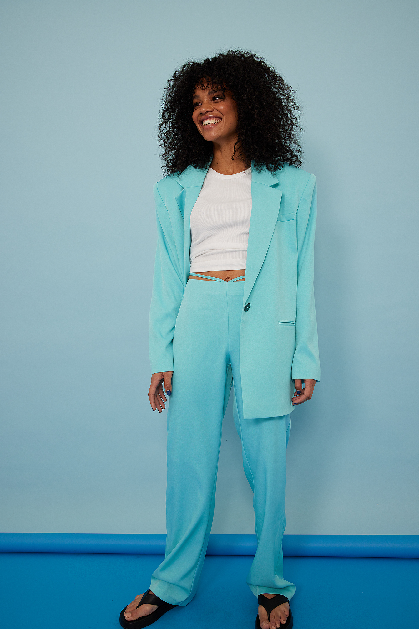 recycled big shoulder oversized blazer outfit