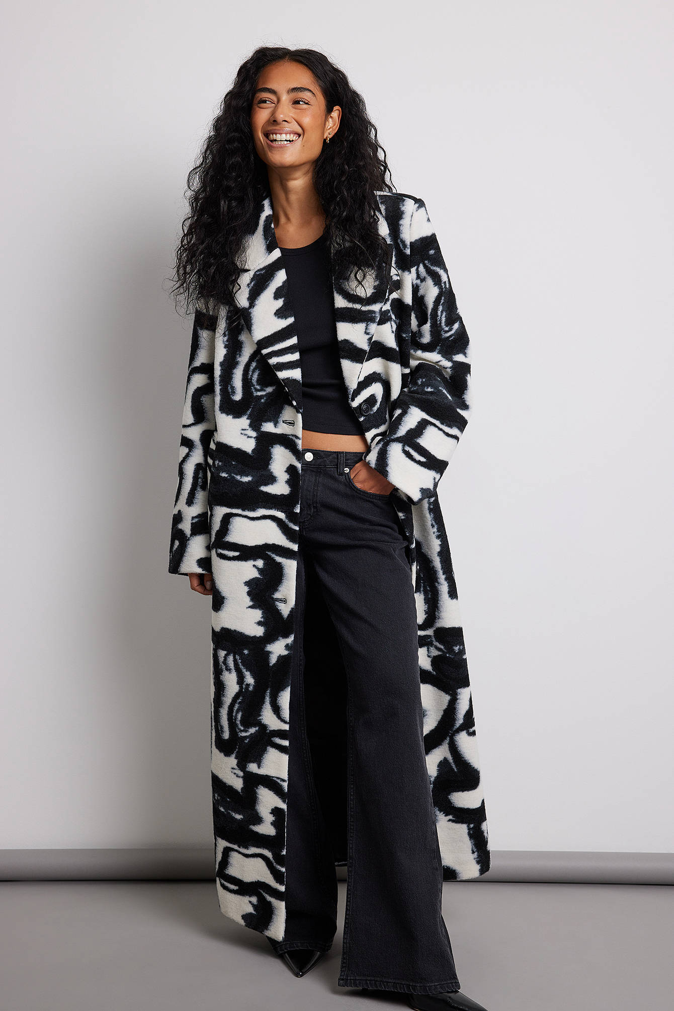 Maxi Printed Coat Outfit.