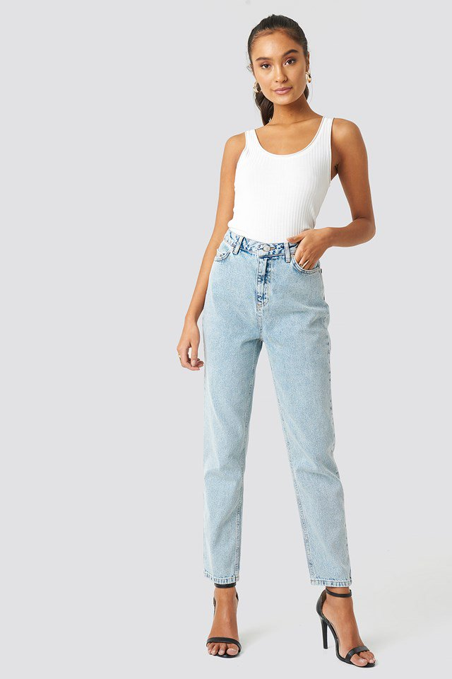 High Waist Mom Jeans Outfit