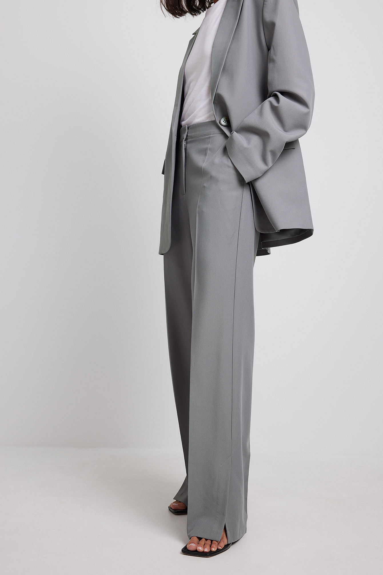 Pantalon de costume habillé fendu sur les côtés Gris