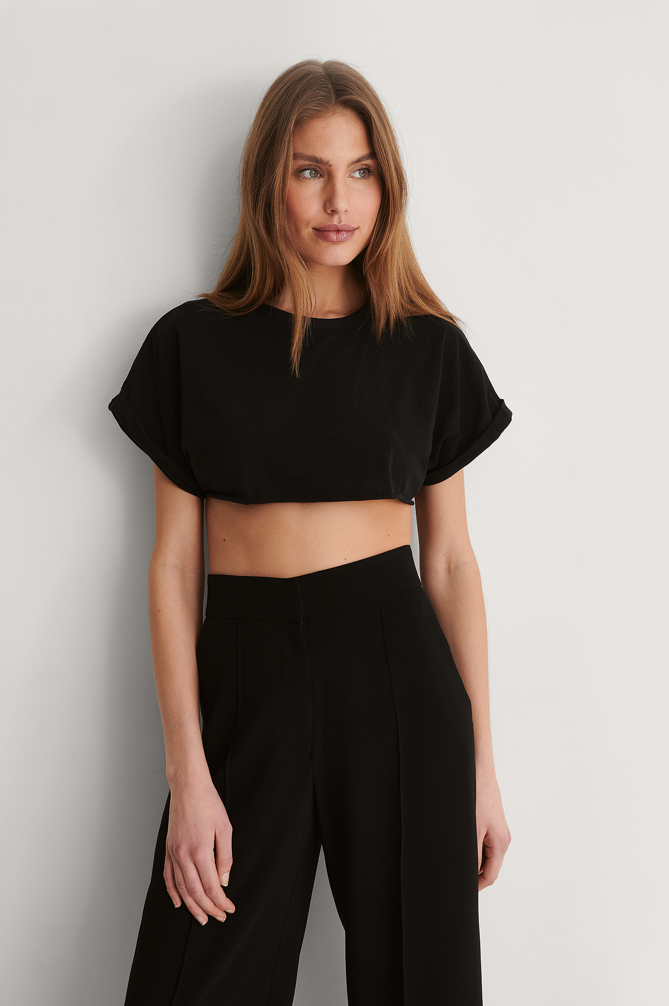 Black Tee-Shirt Court