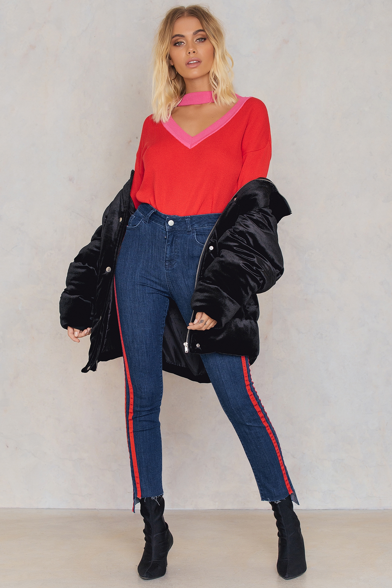 Red V Front Choker Sweater
