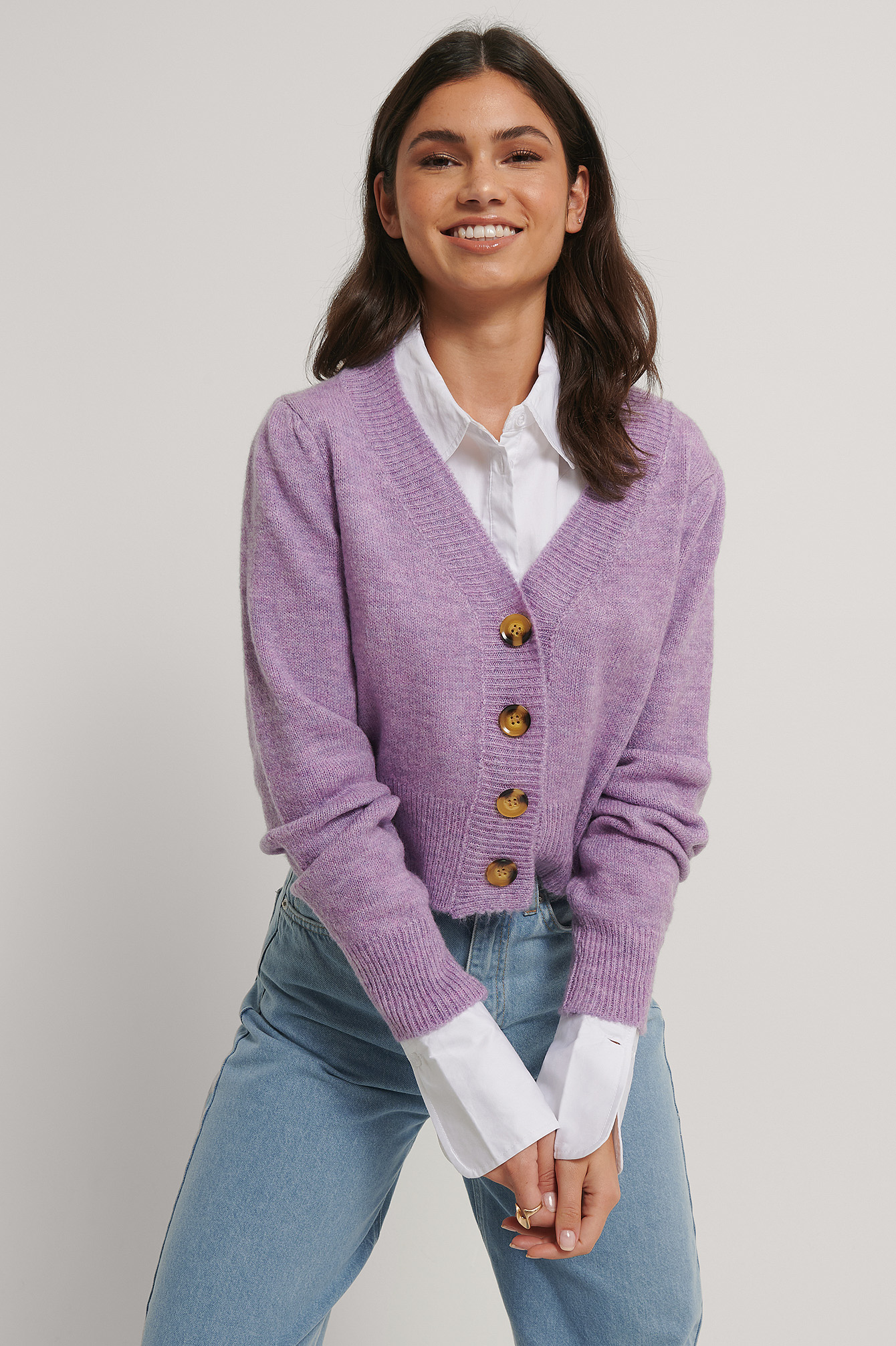 Femme Vêtements Sweats et pull overs Cardigans Gilet court en maille avec chaîne NA-KD en coloris Violet 