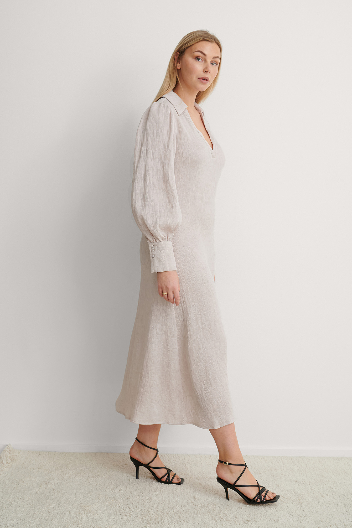 Light Beige Maxi Robe À Manches Ballon