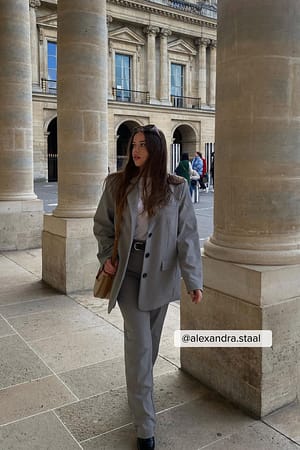 Grey Blazer oversize trois boutons en tissu mélangé