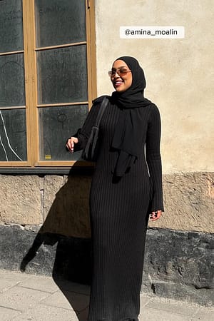 Black Robe longue en maille côtelée à décolleté profond au dos