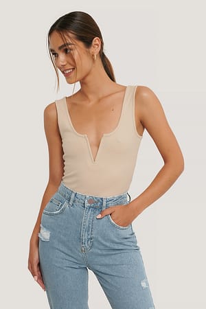 Beige Anika Teller x NA-KD Body Col En V
