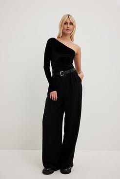Asymmetric One Shoulder Velvet Top Outfit