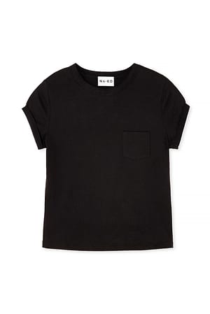Black Basic T-shirt