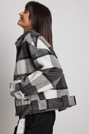 Checkered Veste ceinturée et courte à carreaux