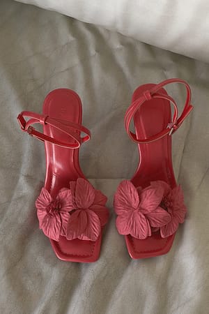 Pink Chaussures à talon avec grandes fleurs