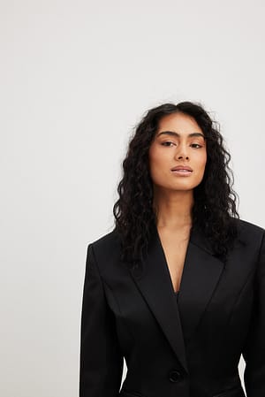 Black Blazer en tissu satiné à épaules larges