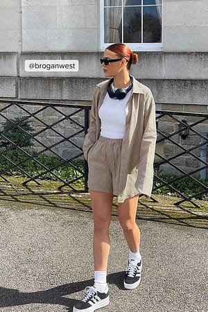 Beige Stripe Short en lin mélangé à cordon de serrage