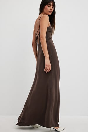 Brown Maxi robe croisée dans le dos