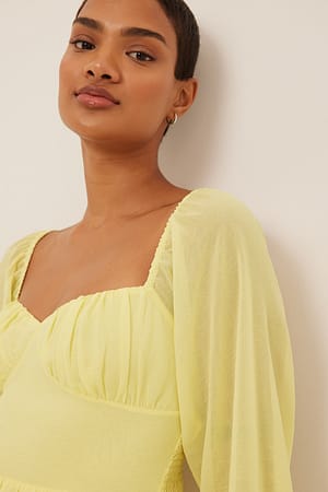 Light Yellow Mini robe à détails volants