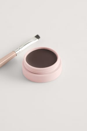 Dark Brown Des sourcils plus épais avec Brow Pomade