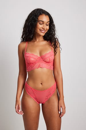 Soft Red Culotte brésilienne fluide en dentelle