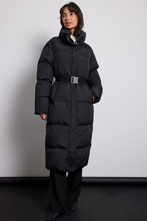 Black Doudoune longue en duvet mélangé avec ceinture rembourré