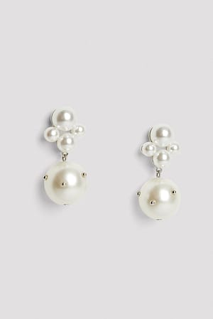 White Boucles d'oreilles pendantes à perles
