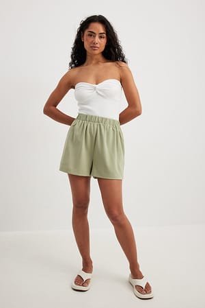 Tea Green Short fluide à taille élastique