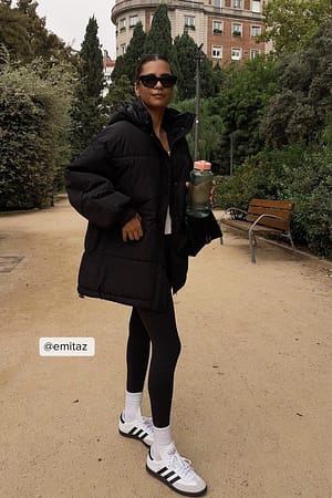 Black Veste matelassée avec cordon à la taille recyclée