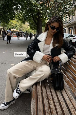 Black Manteau en faux cuir à détail en peluche