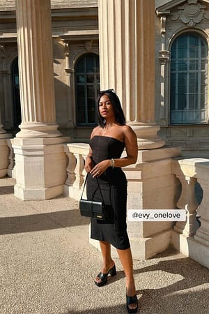 Black/White Robe bandeau mi-longue