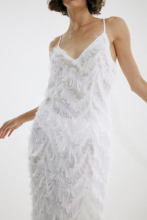 White Robe longue à plumes