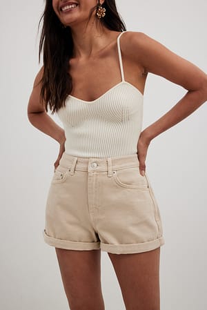 Beige Short en jean à pliage droit