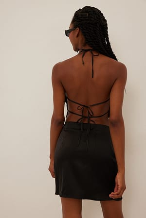 Black Haut dos nu noué à l'arrière