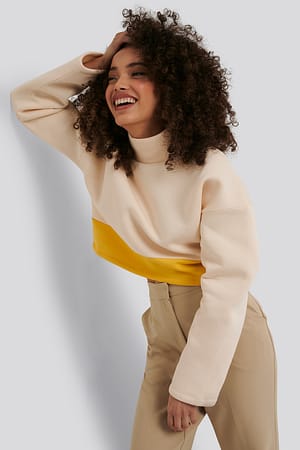 White/Yellow Hanna-Martine x NA-KD Pull Court
