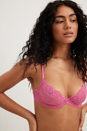 Pink Soutien-gorge à bonnets avec détail cœur