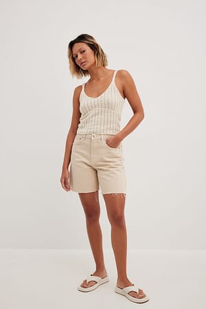 Beige Short en jean taille haute à ourlets bruts