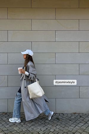 Grey Trench en faux cuir à épaulettes