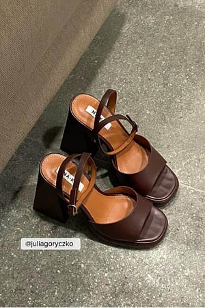 Chocolate Chaussures à talon et plateforme épaisse